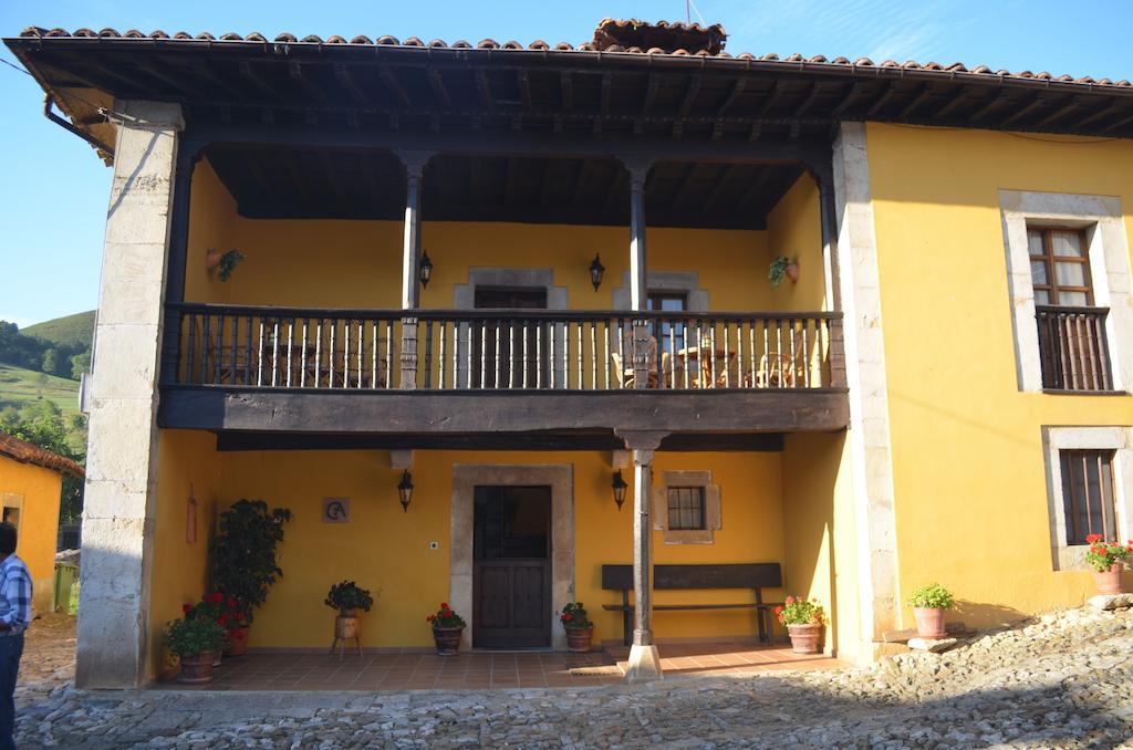 La Corrolada Guest House Avin Exterior photo